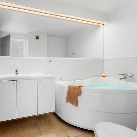 度假居 2 Bedroom Stunning In 加斯庭