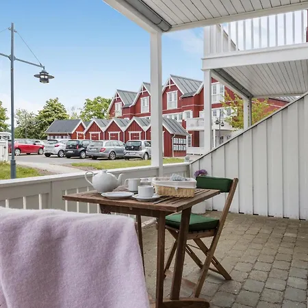 2 Bedroom Stunning In *